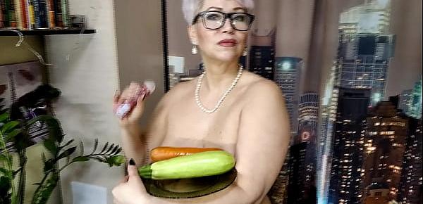  MILF secretary with zucchini and carrots in wet mature cunt...